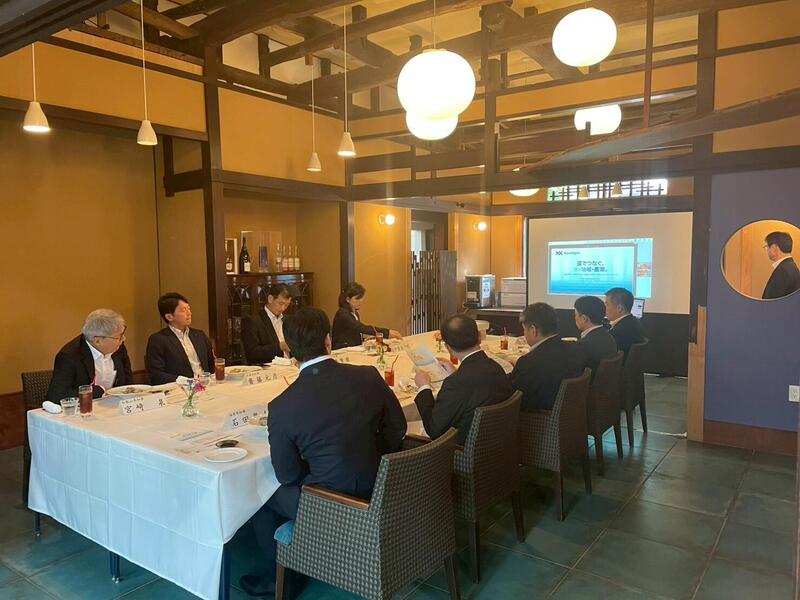 LINE_ALBUM_5月28日 知事ブロック会議　食事会_260528_1.jpg